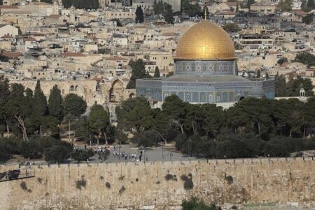 محافظة القدس تحذّر من انهيار أجزاء من المسجد الأقصى