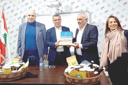 جولة ميدانية لوزير الزراعة في البقاع الشمالي وتأكيد حماية المزارع وتعزيز التنمية الريفية