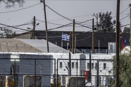 تفاخروا بجريمتهم.. جنود إسرائيليون يدافعون عن تعذيبهم أسيرا فلسطينياً