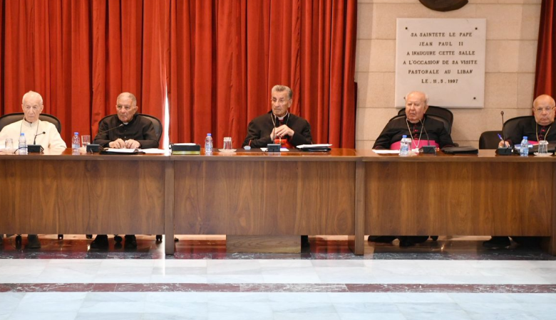 المطارنة الموارنة يُحذِّرون من أيِّ تلكؤ في معالجة مشكلة السلاح والمسلحين في المخيمات الفلسطينية 