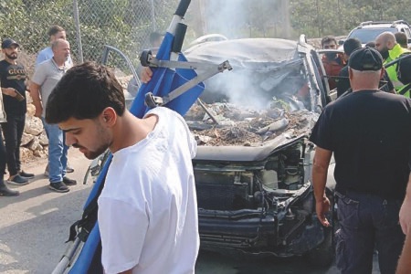 شهيد وجريح في استهداف سيارة في برج رحال تسبّبت بهلع بين الأهالي وتلامذة المدارس