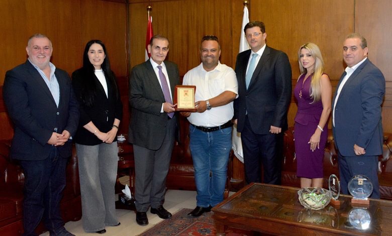 نقابة المحامين طرابلس كرمت الصحافي رجائي رياض مباشر