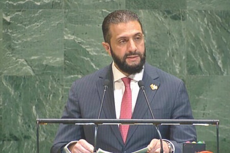 بعد خطوة مماثلة لمجلس الامن بريطانيا والاتحاد الاوروبي يرفعان العقوبات عن الشرع وخطاب