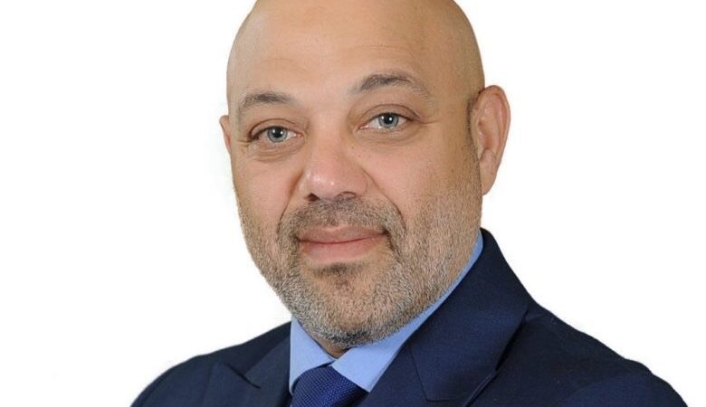 المحامي ظهير صافي يهنئ النقيب مروان ضاهر والمحامي نبهان حداد بفوزهما في انتخابات نقابة المحامين بطرابلس