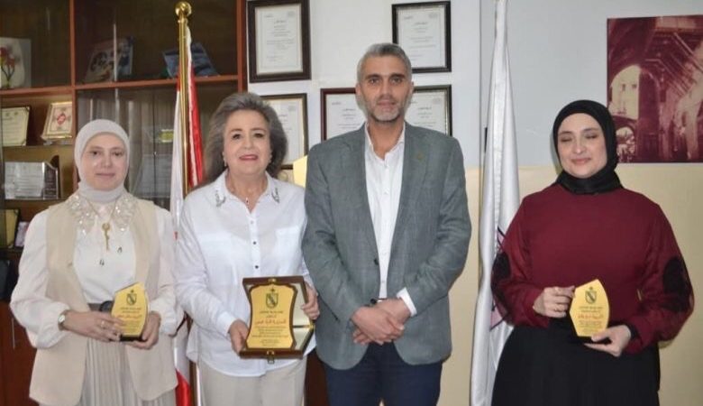 بلدية طرابلس كرمت ثانوية الحدادين الرسمية للبنات بعد فوزها بالمركز الأول عربيًا في جائزة المدرسة المتميزة ضمن تحدّي القراءة العربي في الإمارات.