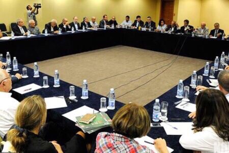 «سيدة الجبل» حذّر من المس بالدستور