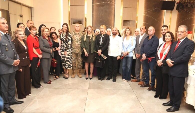 بدرا كرمت زوجات شهداء الجيش اللبناني بذكرى الاستقلال في طرابلس