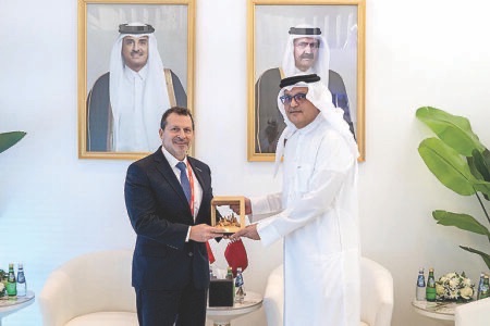 شحادة يعرض التعاون مع الإمارات في “التحوّل الرقمي” والذكاء الاصطناعي