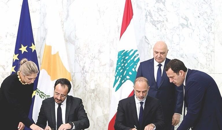لبنان وقبرص يوقّعان إتفاقية ترسيم الحدود البحرية