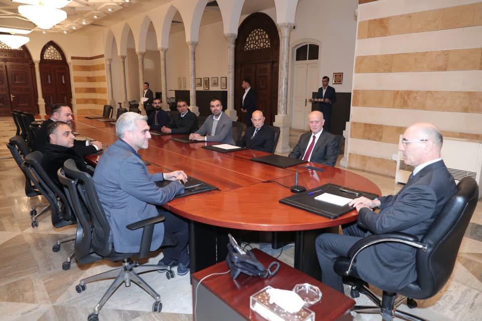 اللواء ريفي ووفد بلديات الفيحاء يطرحون الملفات الساخنة أمام وزير الداخلية: فك الحصار عن البداوي، معالجة حاجز المدفون، واستعادة العائلات العالقة في “قسد”