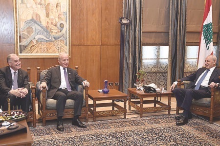 عيسى عند بري: نفضّل الاستماع إليك مباشرة.. ولودريان يجول