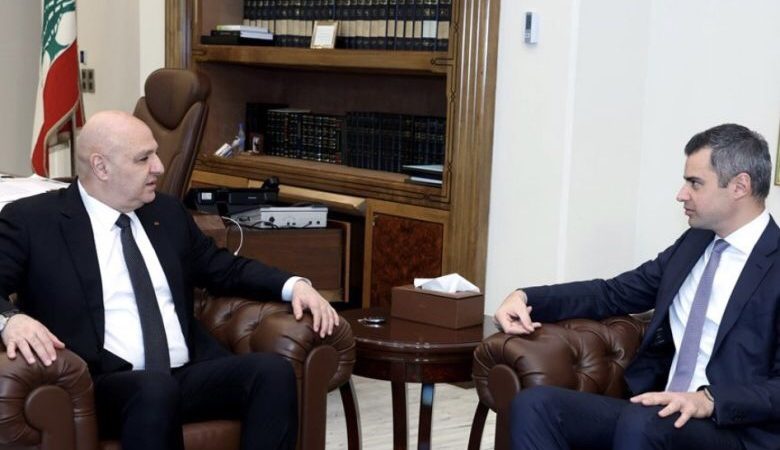 الرئيس عون عرض مع هيكل تحضيرات اجتماع باريس ونتائج الجولة جنوب الليطاني ومع لاوندس عمل أمن الدولة النائب فرنجيه: ما تقوم به الدولة اللبنانية والجيش أكثر من ممتاز