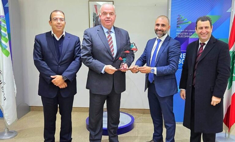 نقابة الخلوي تلتقي الحاج: تأكيد على ديمومة واستمرارية الموظفين