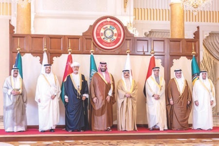 كيف تواجه دول الخليج ملف الديون المتعثرة وإعادة الهيكلة لبناء نظام مالي متين؟