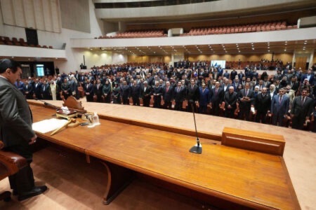البرلمان العراقي الجديد ينتخب هيبت الحلبوسي رئيساً له