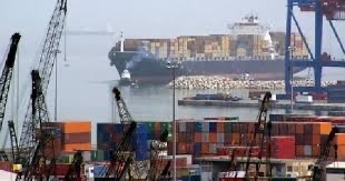 نقابة الوكلاء البحريين تدعم مرفأ بيروت.. وتصوّب