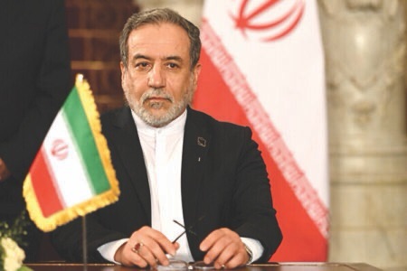 عراقجي يدعو رجي إلى طهران ويؤكد دعم إيران للبنان