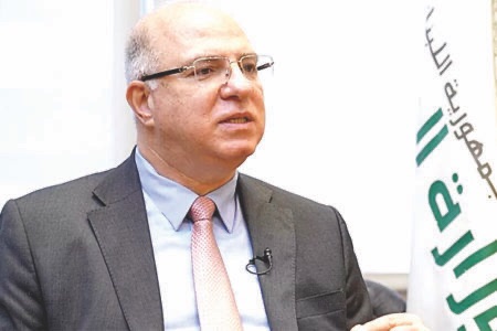 وزير العمل ناقش مع وفدين من نقابة المطاعم والأدلاء السياحيين أوضاع العمال