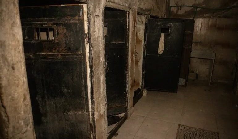 «واشنطن بوست»: 70 ألف صورة جديدة تكشف حجم القتل والتعذيب بمعتقلات الأسد