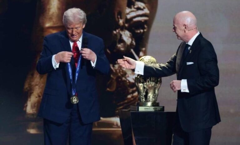 ترامب بعد تسلمه جائزة الفيفا للسلام: “هذا أحد أعظم التكريمات في حياتي”