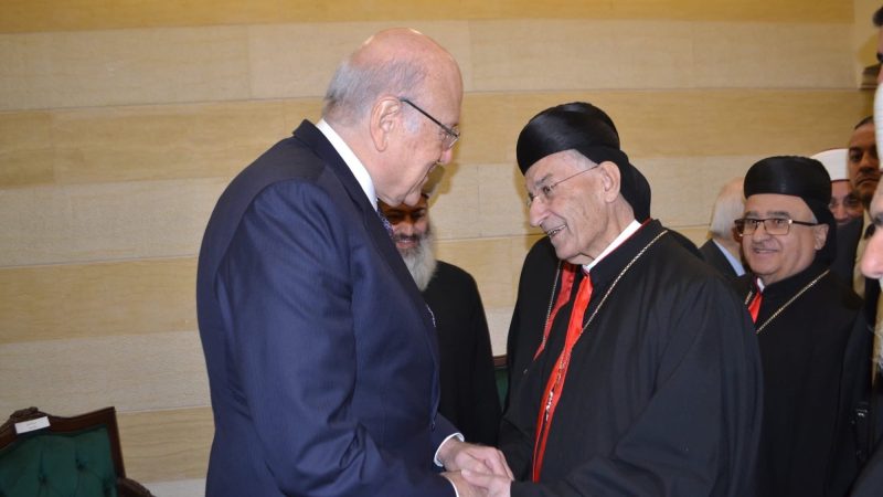 زار البطريرك الماروني الكاردينال مار بشارة بطرس الراعي دار الفتوى في مدينة طرابلس اليوم ، كان في استقباله مفتي طرابلس الشمال الشيخ محمد امام ومفتي طرابلس السابق مالك شعار.