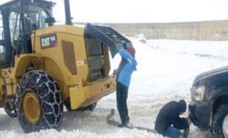 أمطار غزيرة وثلوج ورياح قوية تسبّبت بأضرار كبيرة وانهيارات واسعة