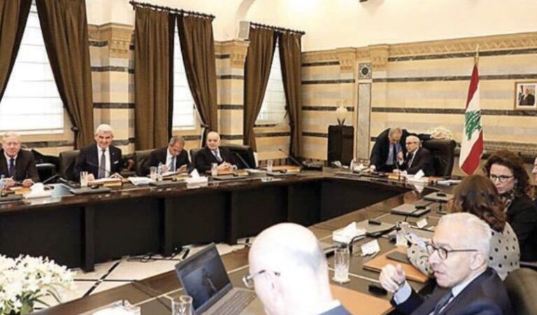 الطقس العاصف يفرمل السياسة والوضع المالي أمام الحكومة