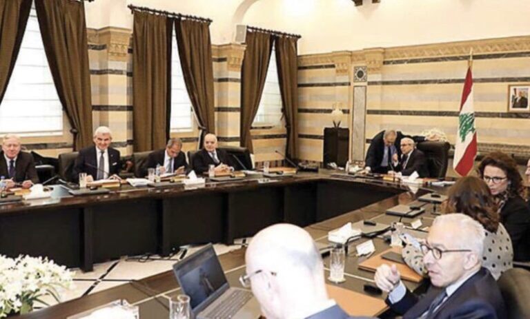 الطقس العاصف يفرمل السياسة والوضع المالي أمام الحكومة