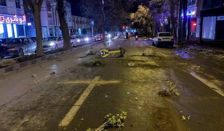 تستمر الاحتجاجات في المدن الرئيسية في إيران، اليوم الثلاثاء،