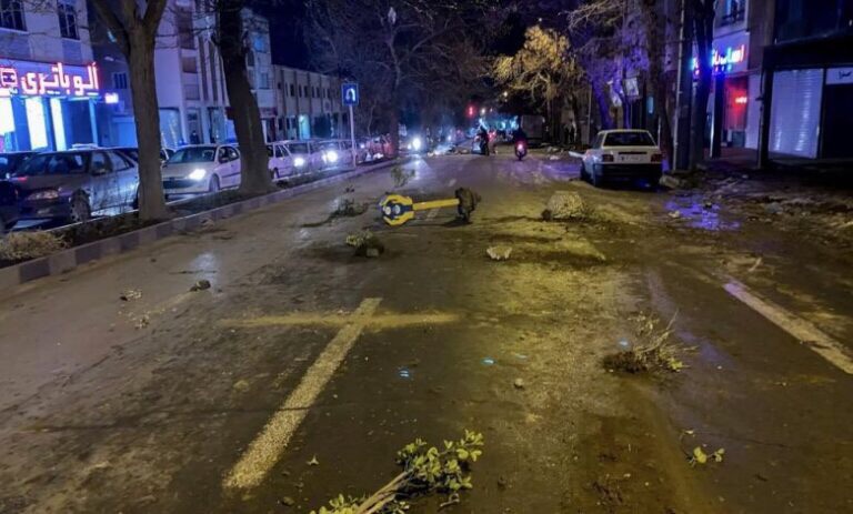 تستمر الاحتجاجات في المدن الرئيسية في إيران، اليوم الثلاثاء،