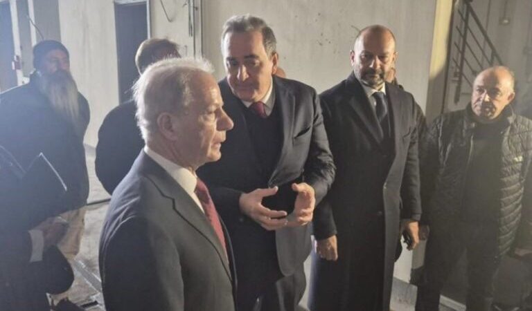 زار السفير الأميركي ميشال عيسى مؤسسة “كهرباء لبنان”