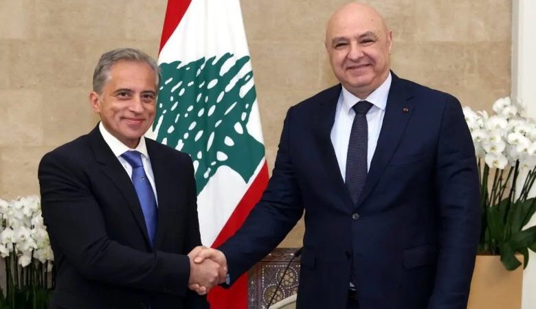 الرئيس عون أكد لرئيس الوزراء الأردني أهمية وحدة الموقف العربي في مواجهة التحديات