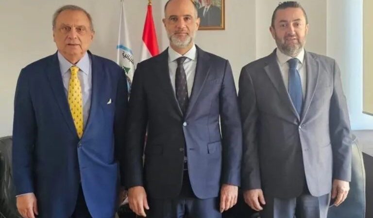 رسامني بحث مع السفير الفرنسي في تعزيز التعاون والتقى وفد إدارة مرفأ بيروت والمدير العام لمصرف الإسكان