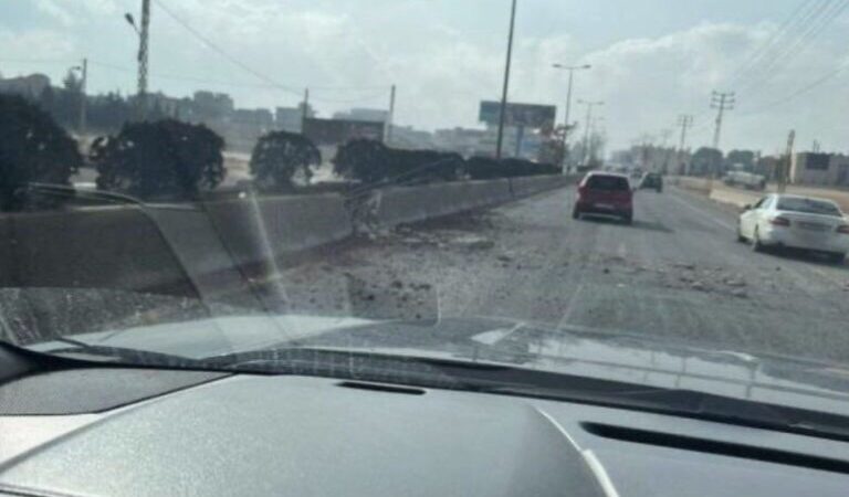 العدو الإسرائيلي يواصل عدوانه: غارتان في محيط بعلبكدبابة أطلقت النار باتجاه الجيش و”اليونيفيل”… وإلقاء قنابل