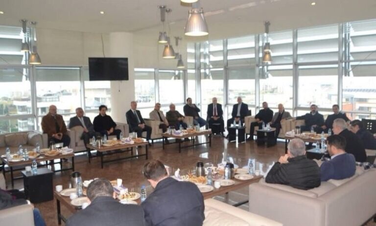 لقاء بدعوة من رئيس بلدية طرابلس في نقابة المهندسين ضم نواب المدينة وممثلين عن الهيئات والفعاليات الاقتصادية لبحث أبرز الملفات التي تواجه المدينة