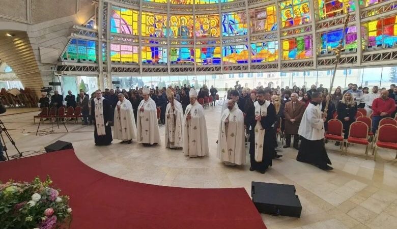 الراعي:&nbsp;لبنان يحتاج إلى من يشهد له لا بالكلام فقط بل بالإيمان بأن هذا الوطن قادر أن يقوم إذا وُجد من يدلّ عليه كما دلّ يوحنا على المسيح