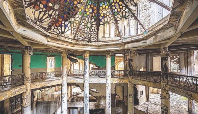 ماذا يجري في «التياترو الكبير»؟!!