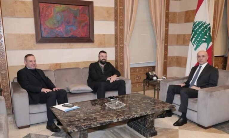 وزير الداخلية عرض الاوضاع مع أحمد الحريري