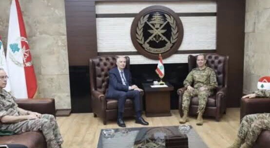 ماغرو سلّم دعوات لحضور مؤتمر باريس