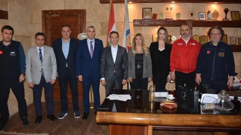 الرافعي بحثت مع سفير تركيا تحديات تواجه خلية إدارة الكوارث في طرابلسلوتيم: مستعدون لتقديم ١٠٠ بيت جاهز