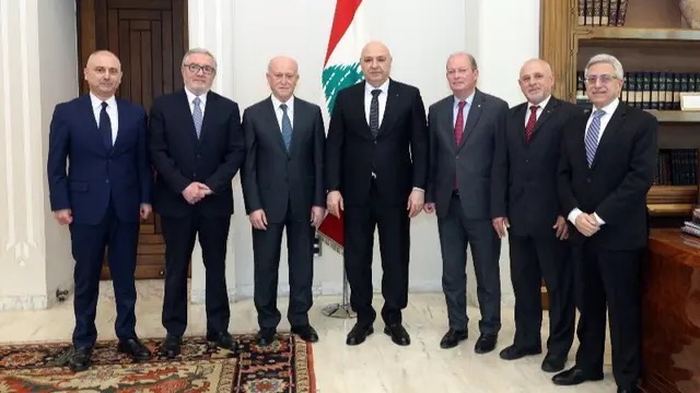 وفد من “الجبهة السيادية من اجل لبنان” زار الرئيس عون داعماريفي: لتثبيت مرجعية الدولة الواحدة وحصرية القرار الوطني بالمؤسسات