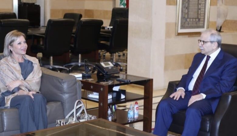 سلام التقى بلاسخارت ونواباً وترأس الاجتماع الوزراي اليومي