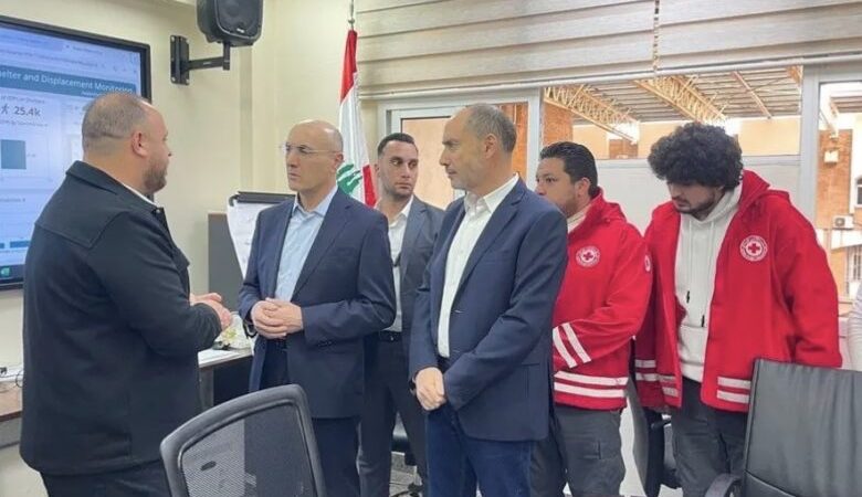 الحجار زار ضو وتفقد غرفة عمليات ادارة الأزمات واجتمع مع رؤساء الاتحادات والبلديات: جهد ديبلوماسي كبير لوقف الحرب والدولة تواكب الجنوب