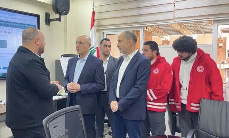 الحجار زار ضو وتفقد غرفة عمليات ادارة الأزمات واجتمع مع رؤساء الاتحادات والبلديات: جهد ديبلوماسي كبير لوقف الحرب والدولة تواكب الجنوب
