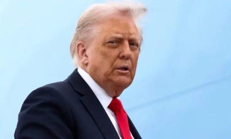 ترامب يهدّد بضرب إيران 20 مرّة أقسى إذا أغلقت مضيق هرمز.. ولاريجاني: “تهديدات جوفاء”