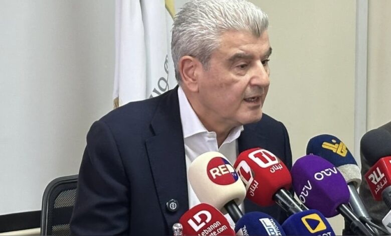 وزير الصناعة: تم تشكيل خلية أزمة لتأمين الأمن الغذائي والدوائي