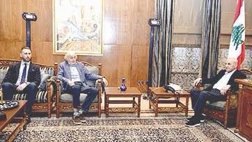 بري عرض التطورات السياسية والميدانية مع رئيس الحكومة وجنبلاط