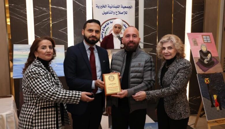 تكريم قائد الجيش ورئيس مجمع النور التربوي ومدير عام الأمن الداخلي وشخصيات في طرابلس