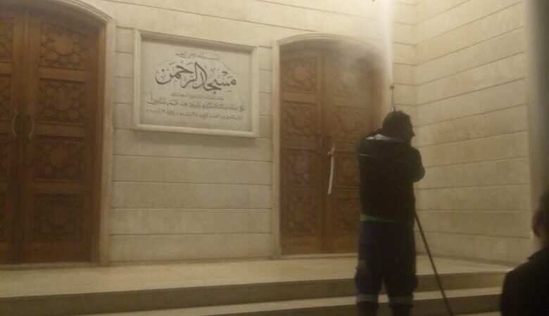 باشرت بلدية طرابلس بتنظيف وشطف مساجد المدينة استعدادا لعيد الفطر