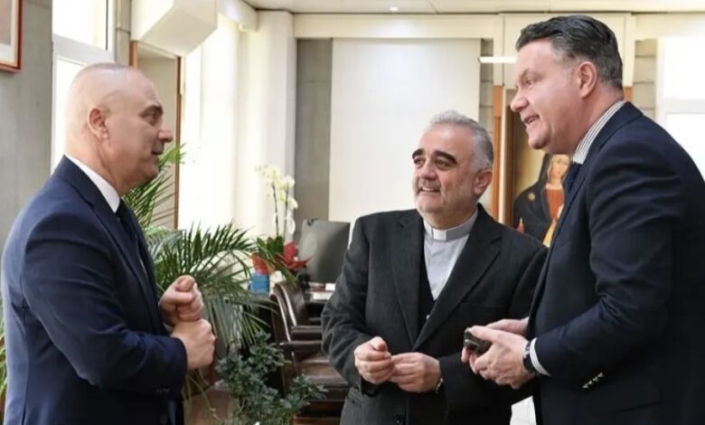 محفوض زار جامعة سيدة اللويزة :تبقى الرهبانيات شعاع أمل ونور وإيمان